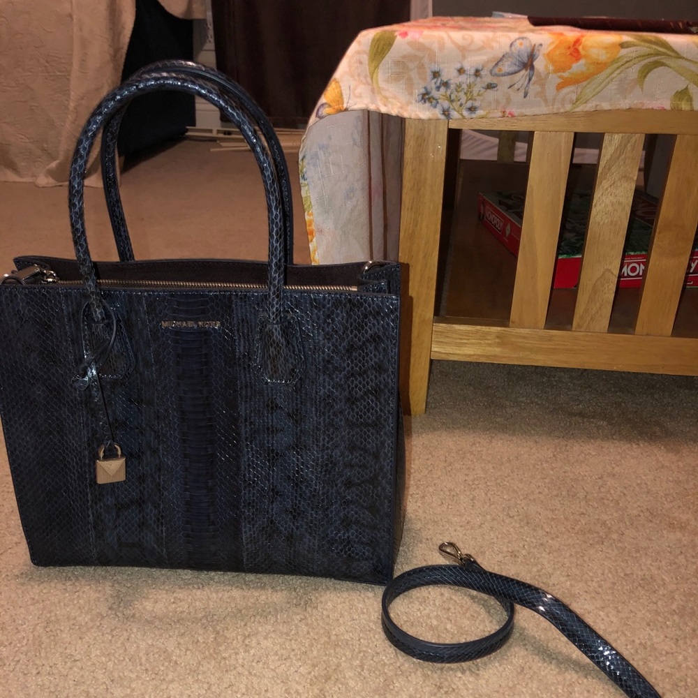 Michael kors purse